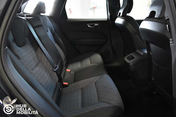 VOLVO XC60 B4 (d) automatico Core